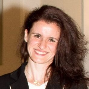 Melinda Nagy Headshot